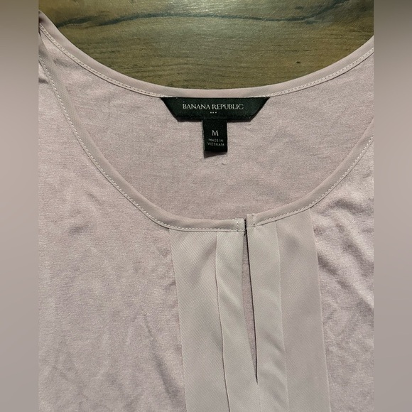 Banana Republic Blush Pink Pleated Front Sleeveless Blouse – Size M - Picture 4 of 4